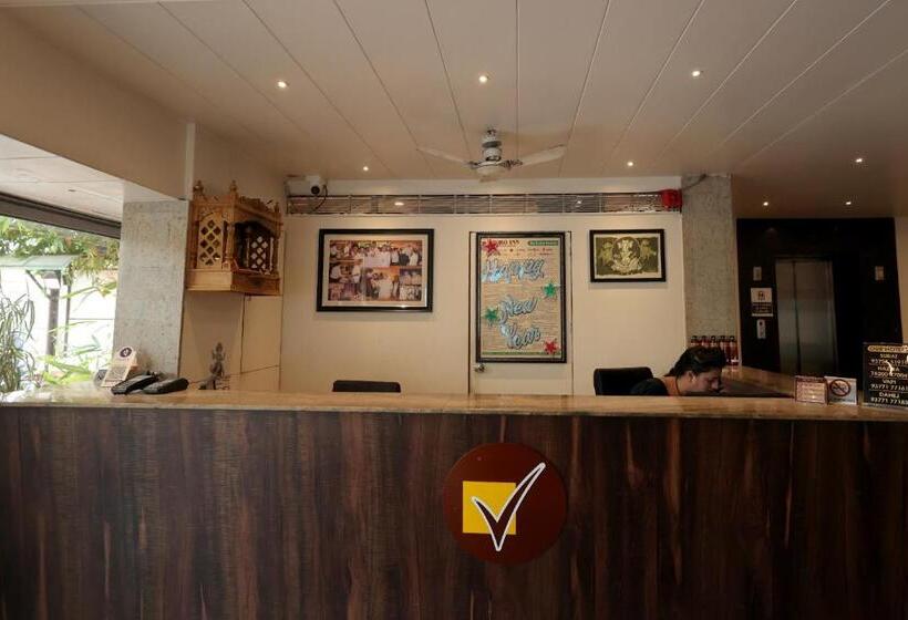 Отель Vetro Inn