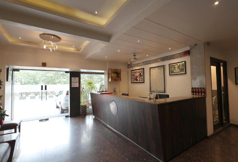 Отель Vetro Inn