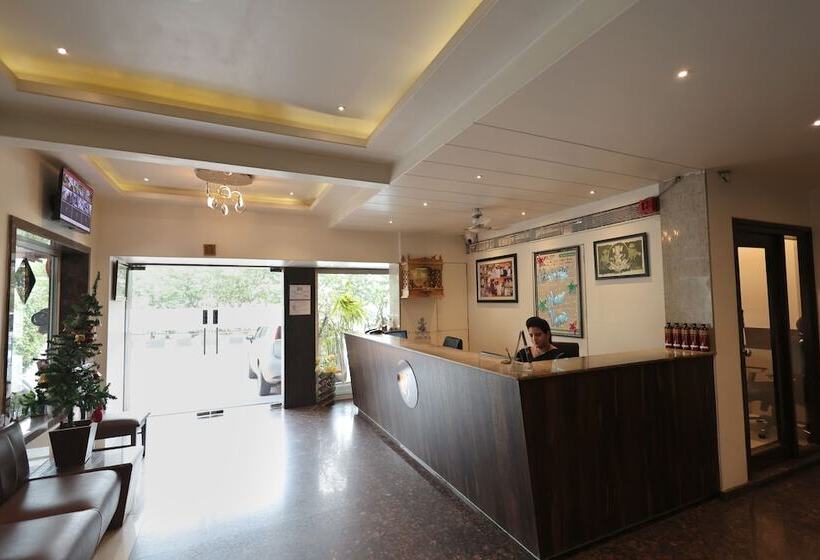 Отель Vetro Inn