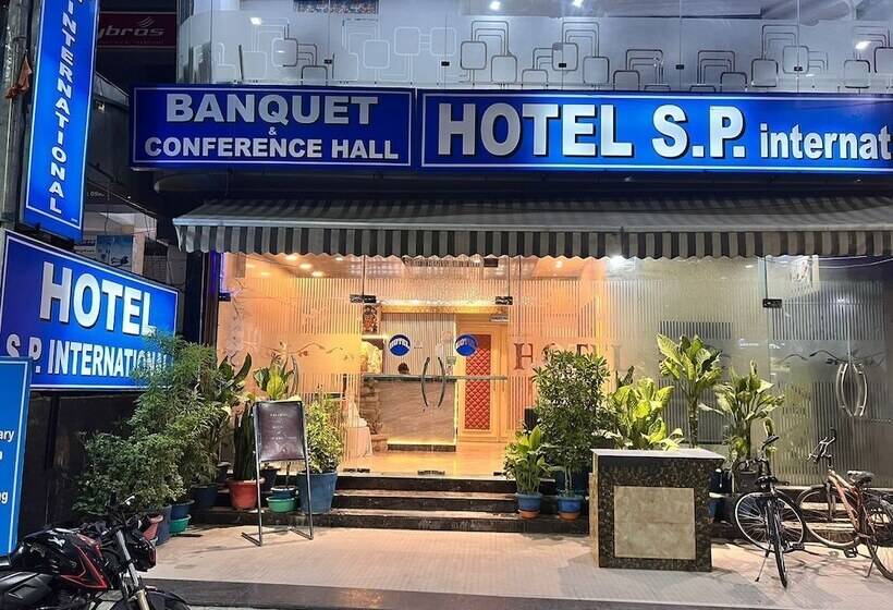 בית מלון כפרי S P International A Unit Of Mavis Group