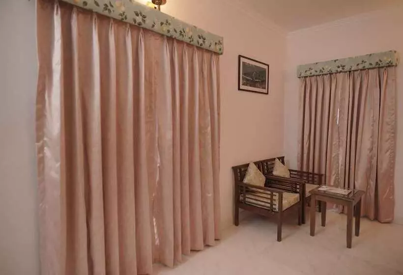 هتل Amritara Kasauli Kollections Stags Allowed