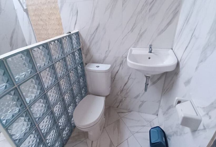 Hôtel Spot On 94076 Tinampi House Syariah