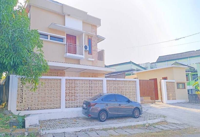 Hôtel Spot On 94076 Tinampi House Syariah