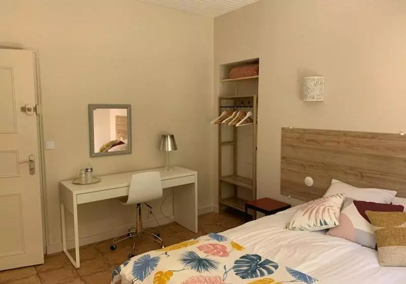 Aamiaismajoitus (B&B) Le Bois Des Fées De Chazelles