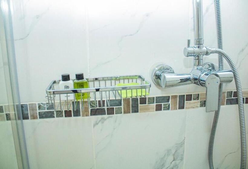 تختخواب و صبحانه The Chobe Inn