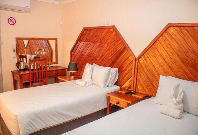 تختخواب و صبحانه The Chobe Inn