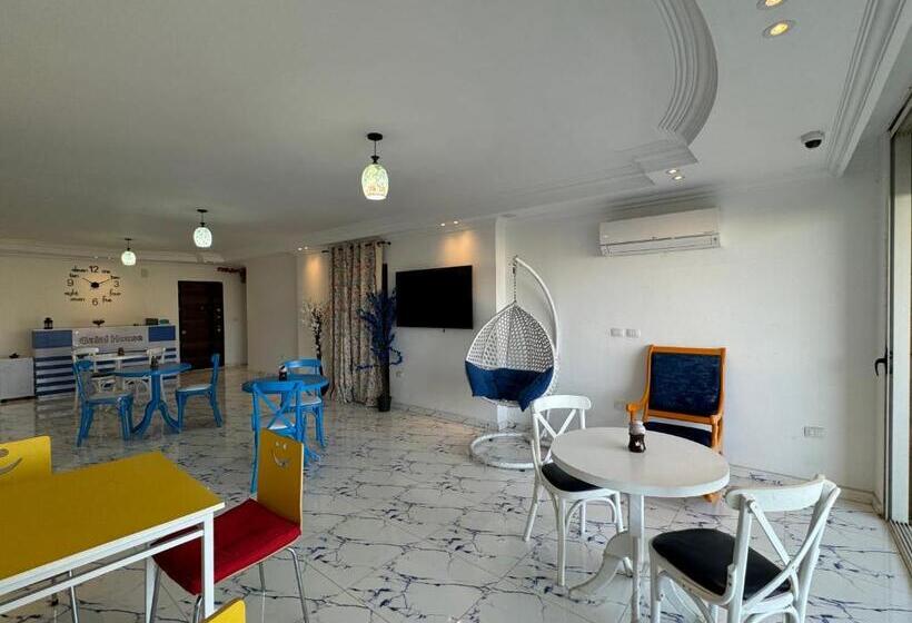 Grand Pyramids Hostel