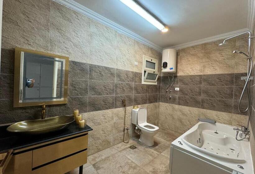 Grand Pyramids Hostel