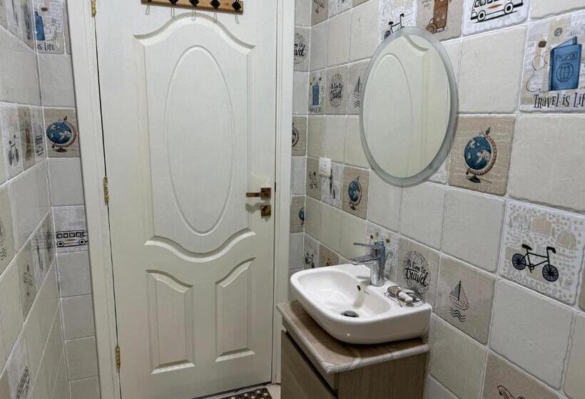 Grand Pyramids Hostel