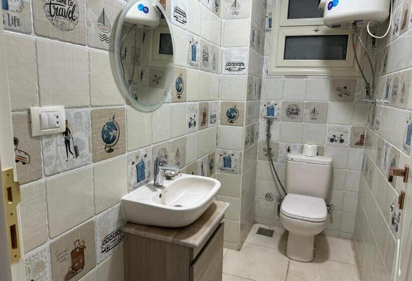 Grand Pyramids Hostel