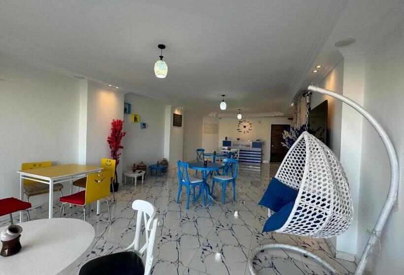 Grand Pyramids Hostel