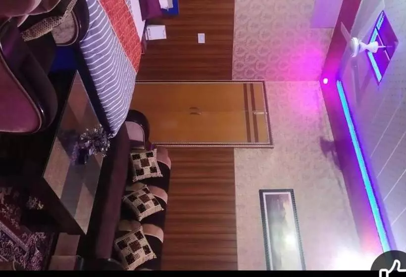 Hotelli Shanti Palace