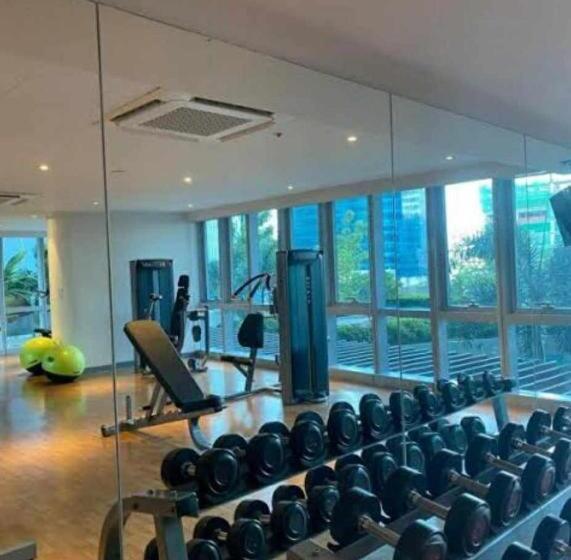 Luxestaysmnl Stylish Family 2br Suite Poolgym 400mbps Wifi Netflx Amazing City View