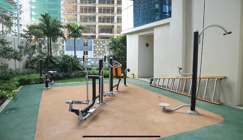 Luxestaysmnl Stylish Family 2br Suite Poolgym 400mbps Wifi Netflx Amazing City View