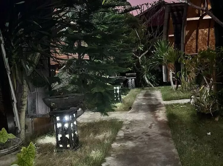 پانسیون Jambu Guesthouse Nusa Penida