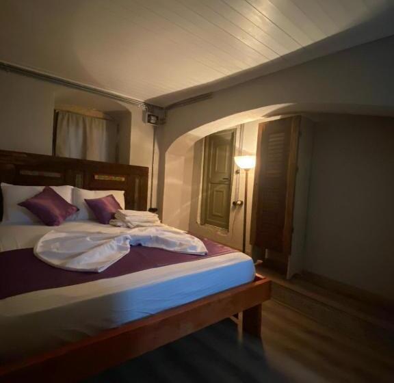 پانسیون Latibule Macaron Guest House