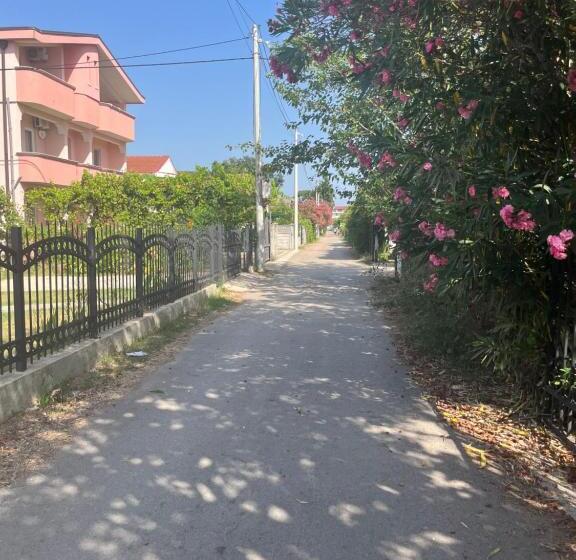 پانسیون Nena Ny