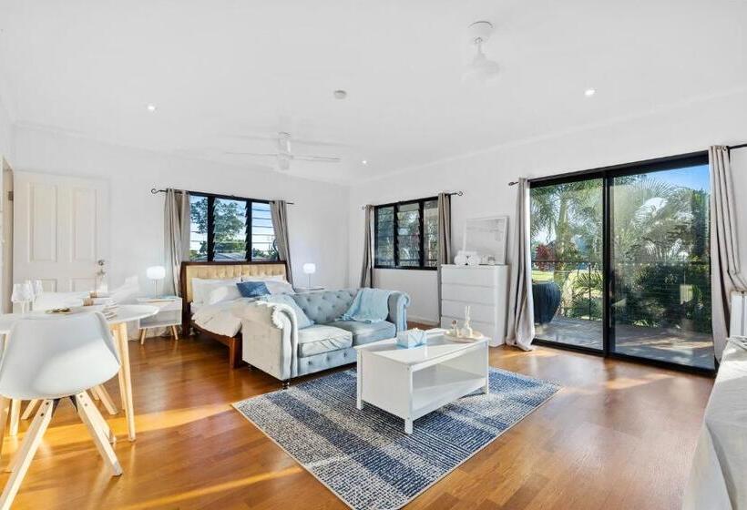 Pensão Tropical Paradise Suite With Private Kitchen Bath And Laundry