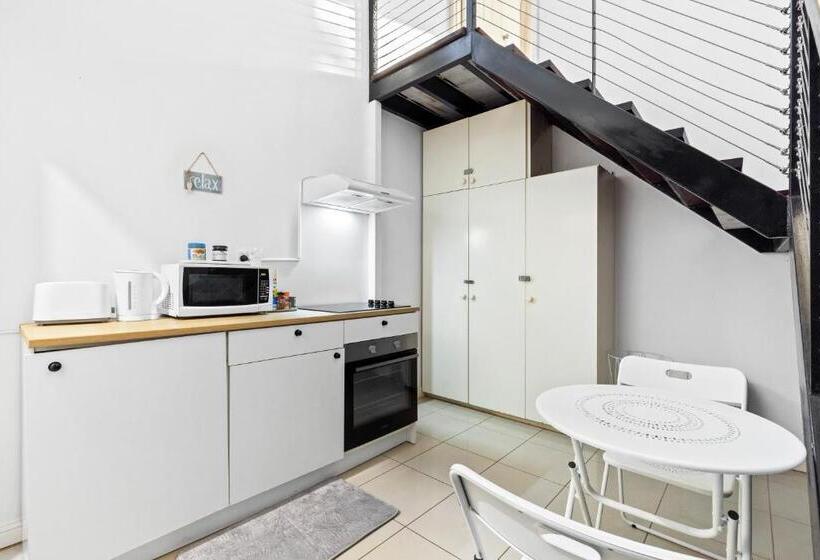 Pensão Tropical Paradise Suite With Private Kitchen Bath And Laundry