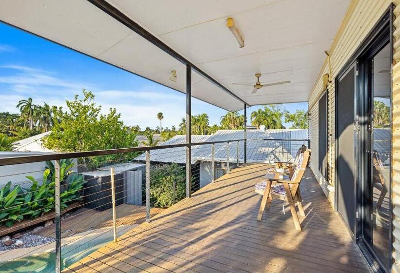 Pensão Tropical Paradise Suite With Private Kitchen Bath And Laundry