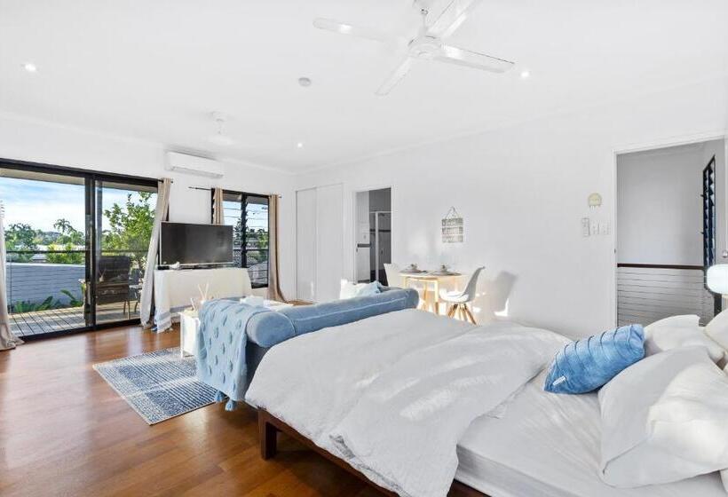 Pensão Tropical Paradise Suite With Private Kitchen Bath And Laundry