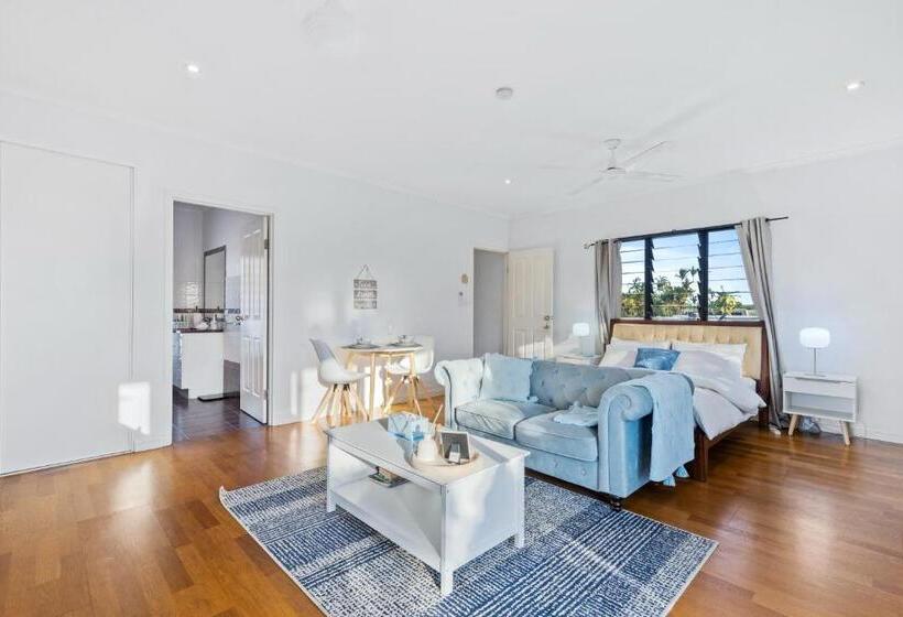 Pensão Tropical Paradise Suite With Private Kitchen Bath And Laundry