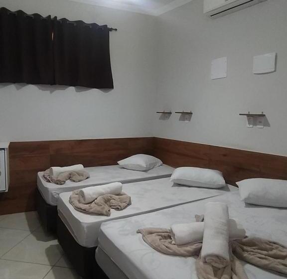 Pousada Quarto Privativo A 600 Mts Da Basílica Nova