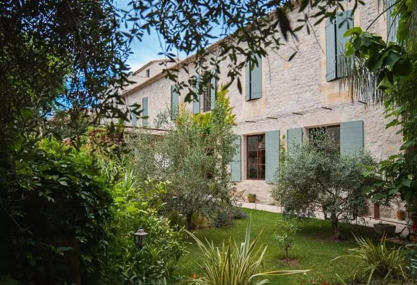 Aamiaismajoitus (B&B) Le Jardin Des Cordeliers