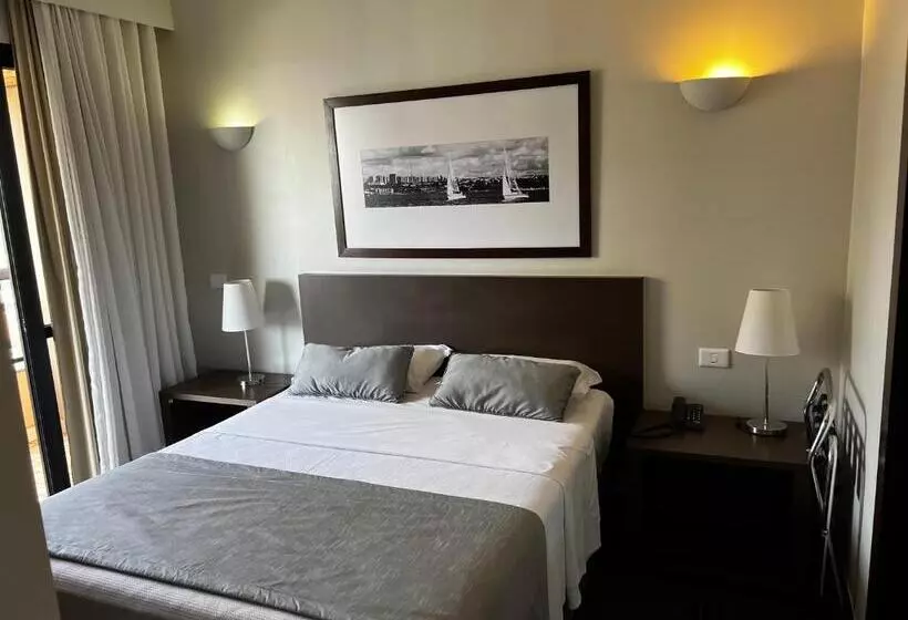 Flat Fantástico No Hotel Bonaparte B