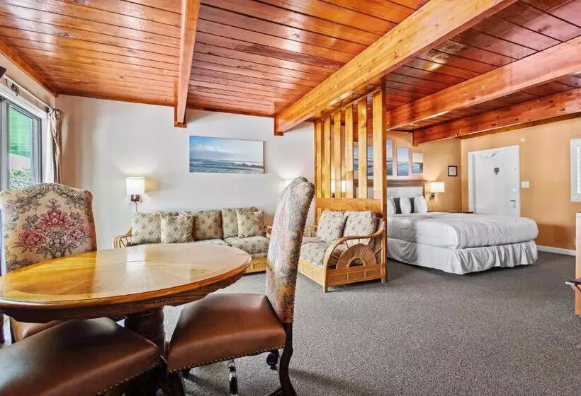 ホテル Fort Pierce Oceanfront Inn  Suite  King Bed #6