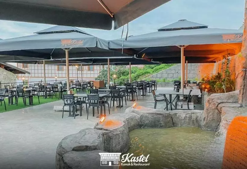 ホテル Kastel Konak