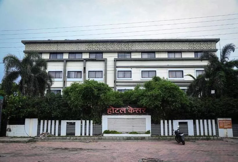 ホテル Kesar Residency