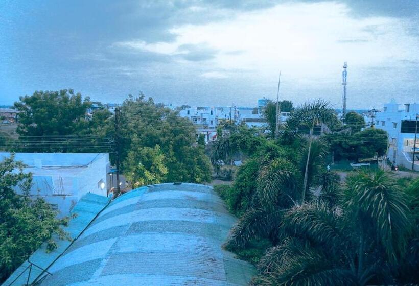 בית מלון כפרי Kesar Residency