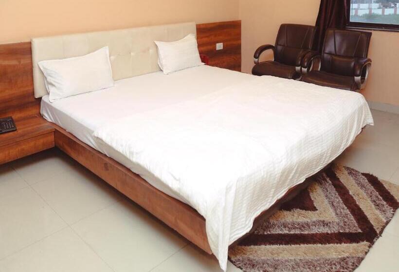 בית מלון כפרי Kesar Residency