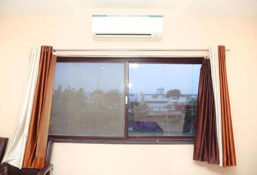 בית מלון כפרי Kesar Residency