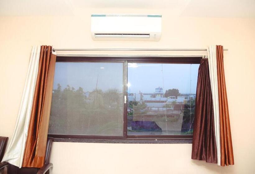 בית מלון כפרי Kesar Residency