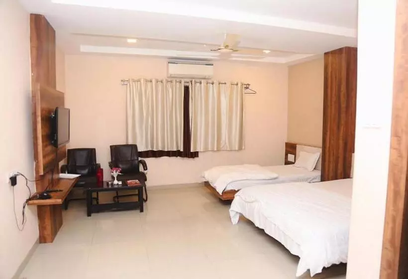 ホテル Kesar Residency