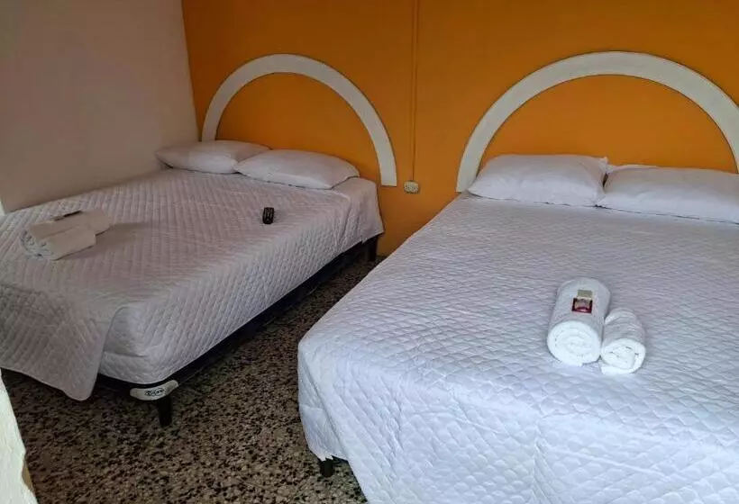 هتل La Tía
