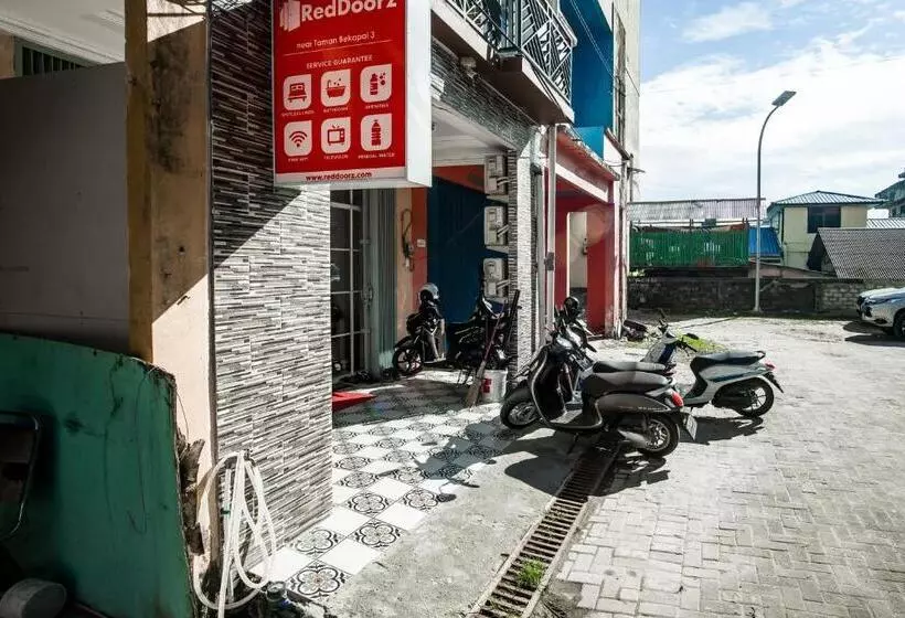ホテル Reddoorz Near Taman Bekapai 3 Balikpapan