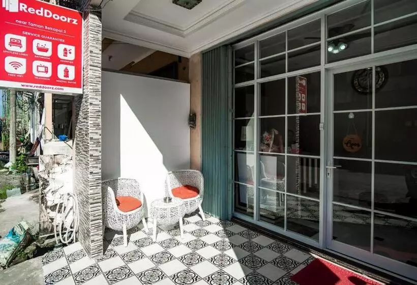 ホテル Reddoorz Near Taman Bekapai 3 Balikpapan