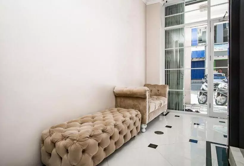 ホテル Reddoorz Near Taman Bekapai 3 Balikpapan