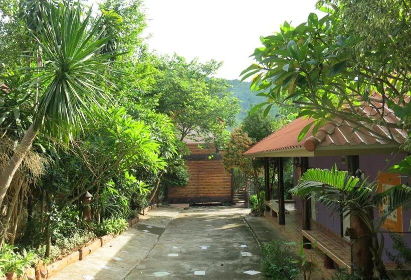 펜션 จันทรา รีสอร์ต เอราวัณ Jantra Resort Erawan Kanchanaburi