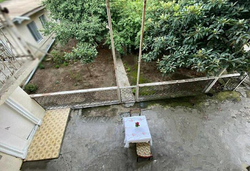 پانسیون Green House Near The Centre