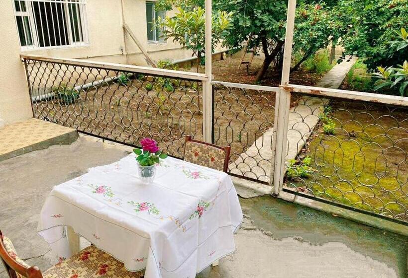 پانسیون Green House Near The Centre