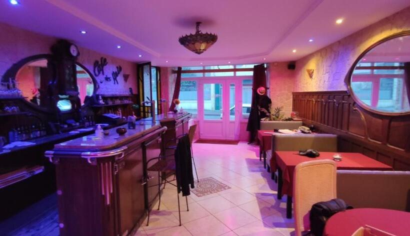 פנסיון Les Hôtes De Labastide