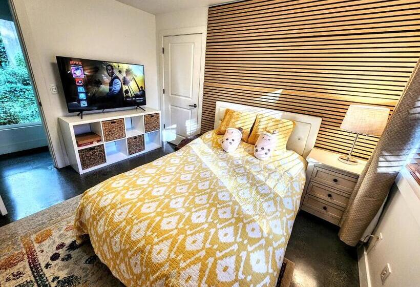 ペンション West Vancouver Sunset Guesthouse