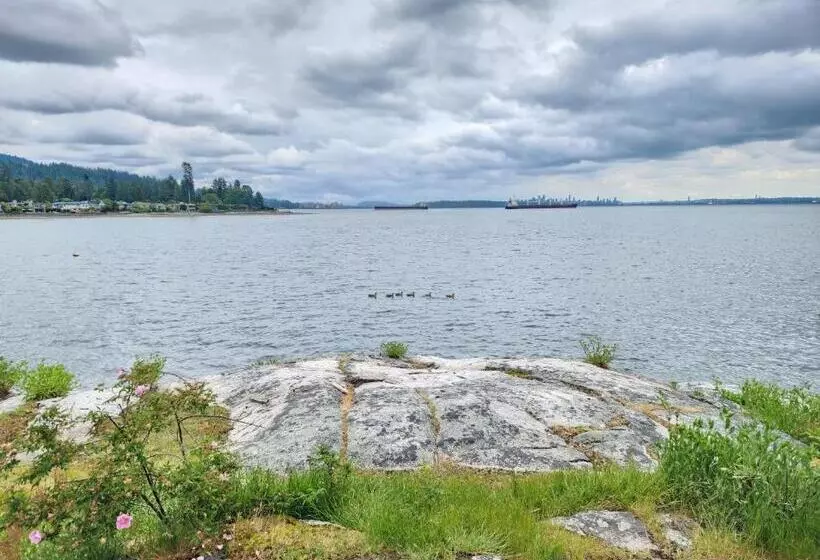 Majatalo West Vancouver Sunset Guesthouse