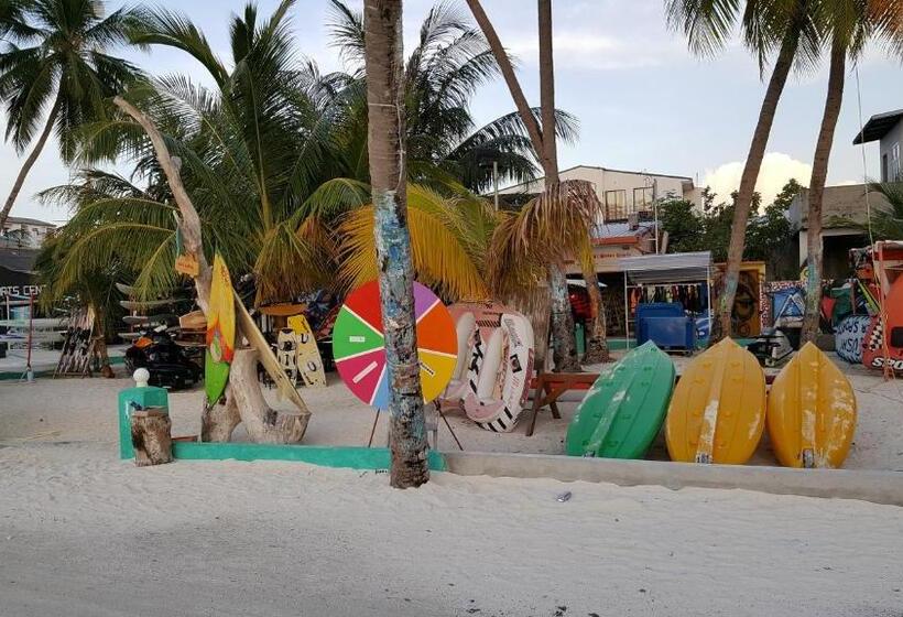 تختخواب و صبحانه Maafushi View