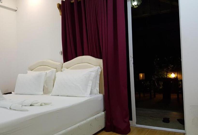 تختخواب و صبحانه Maafushi View