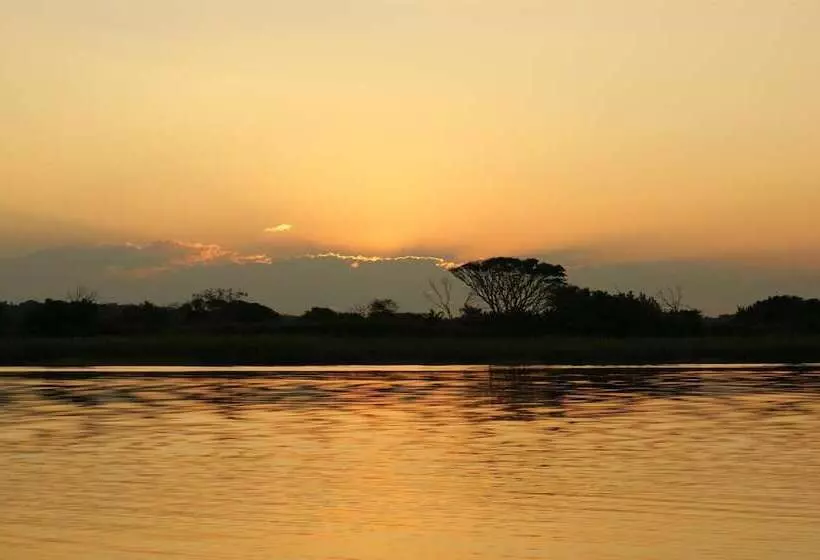 Bhangazi Lodge Bed & Breakfast